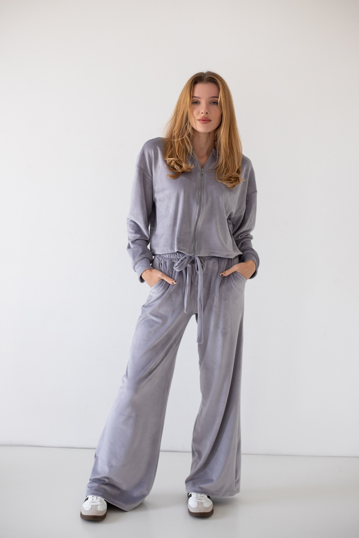 Костюм жіночий